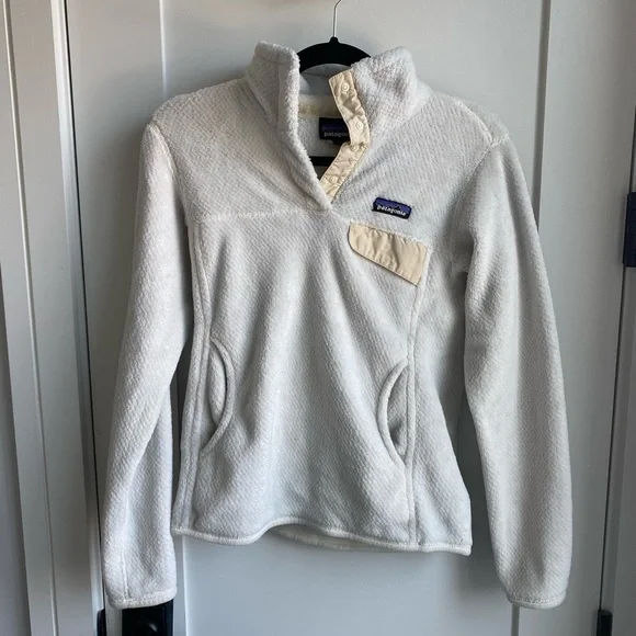 Patagonia white fleece pullover - Picture 2 of 5